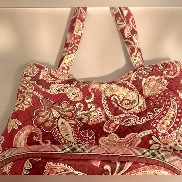 Vera Bradley Piccadilly meets Plum medium size bag in great pre-owned condition - Picture 2 of 6